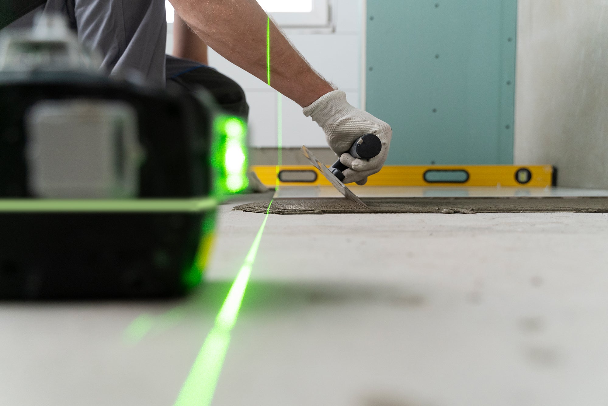 How to Use a Laser Level for Flooring – LasGoo Tools